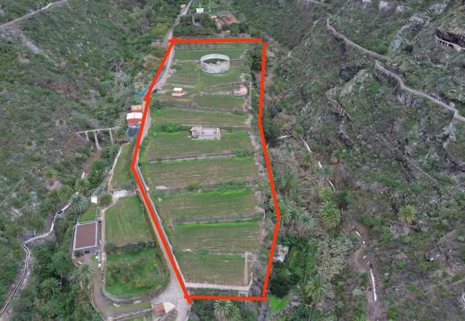 Finca exclusiva con cuartos de aperos en Los Silos