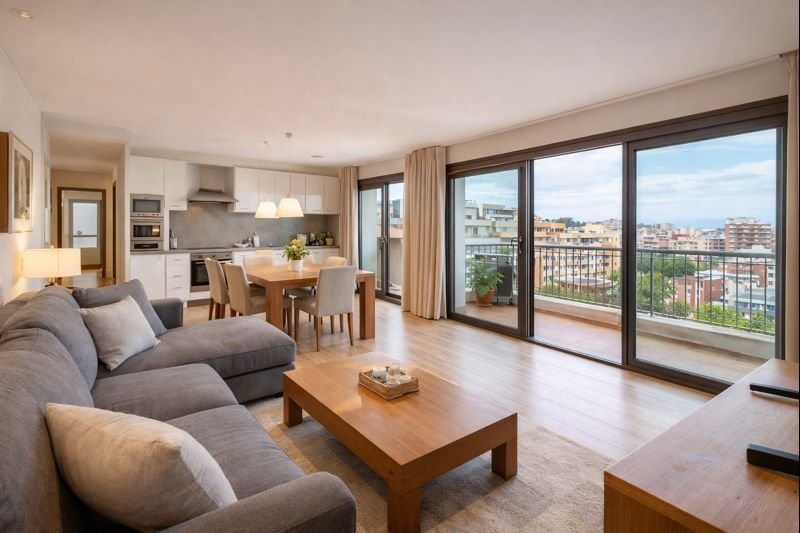 Piso amplio de 4 habitaciones en zona metropolitana